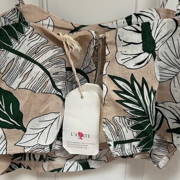 NWT L’Atiste by Amy zip back adjustable strap flowy crop top size medium ramie - Picture 3 of 4